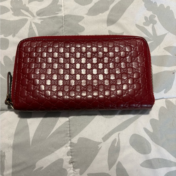 Gucci Burgundy Embossed Leather Wallet - Picture 2 of 4